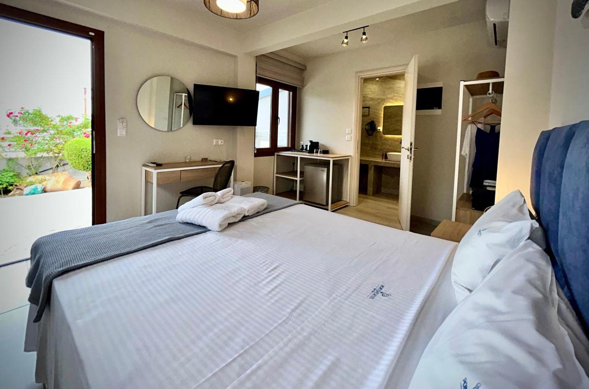 Porto Portes Suites เนอาโปติไดอา ภายนอก รูปภาพ