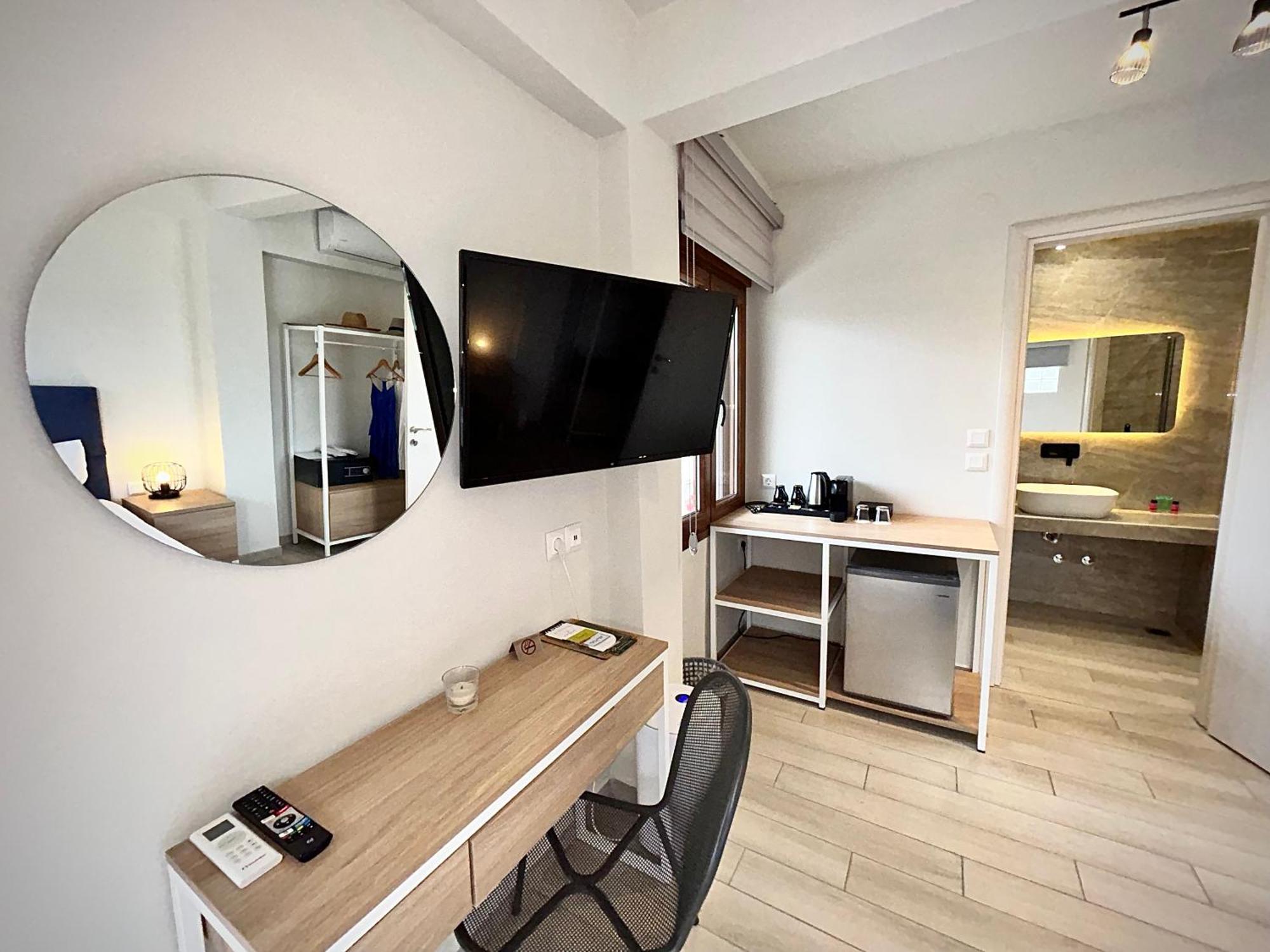 Porto Portes Suites เนอาโปติไดอา ภายนอก รูปภาพ
