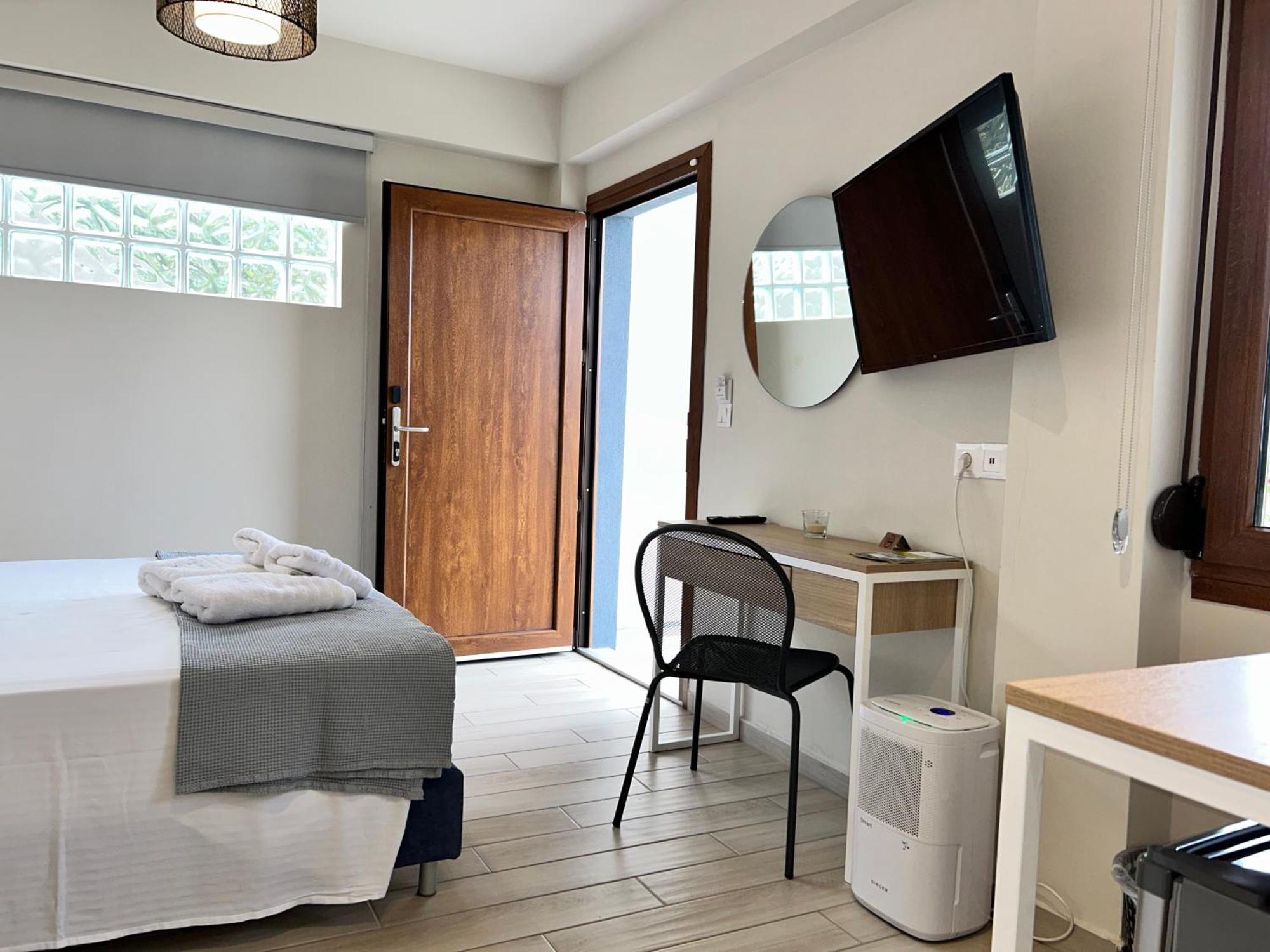 Porto Portes Suites เนอาโปติไดอา ภายนอก รูปภาพ