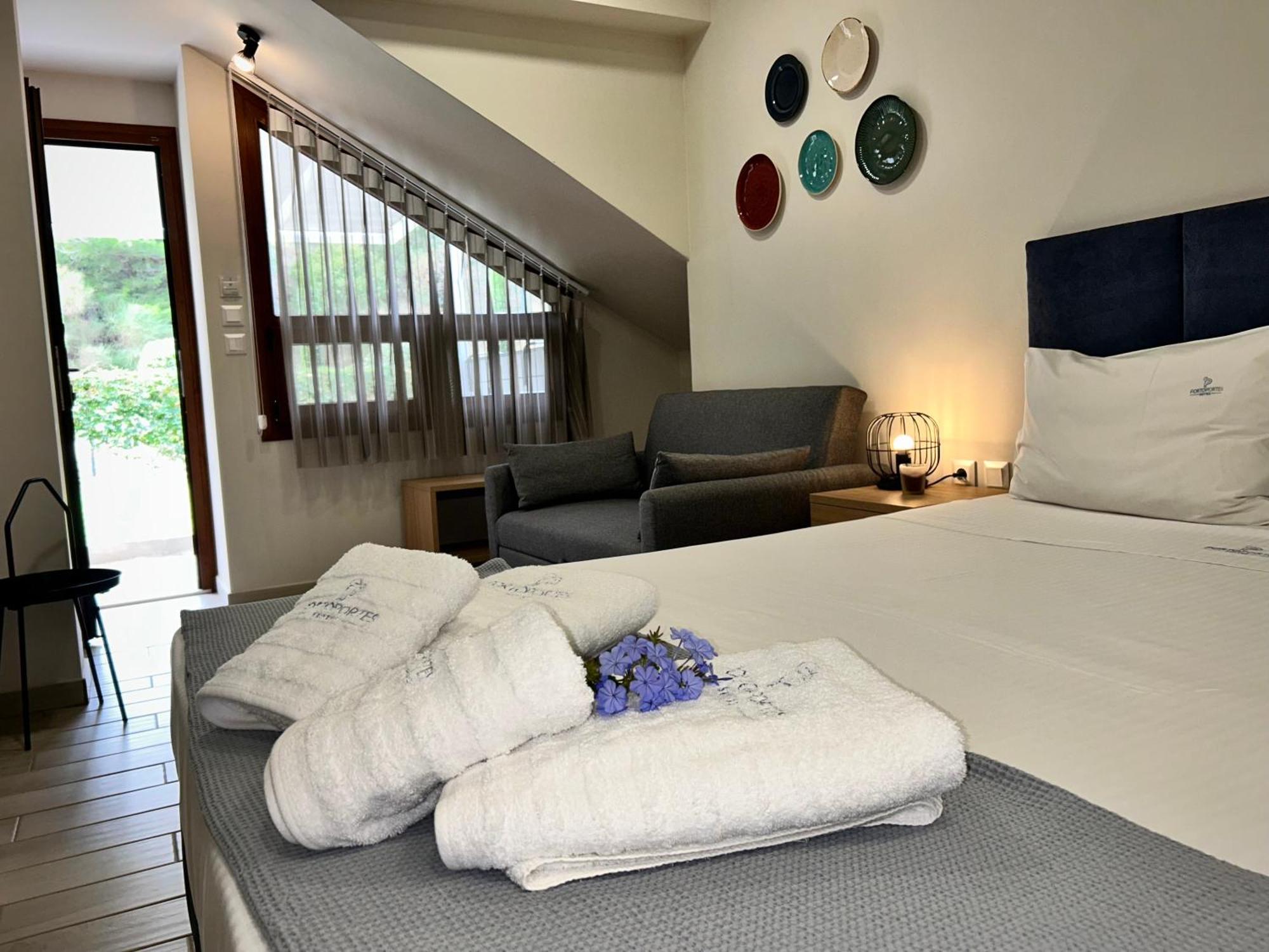 Porto Portes Suites เนอาโปติไดอา ภายนอก รูปภาพ